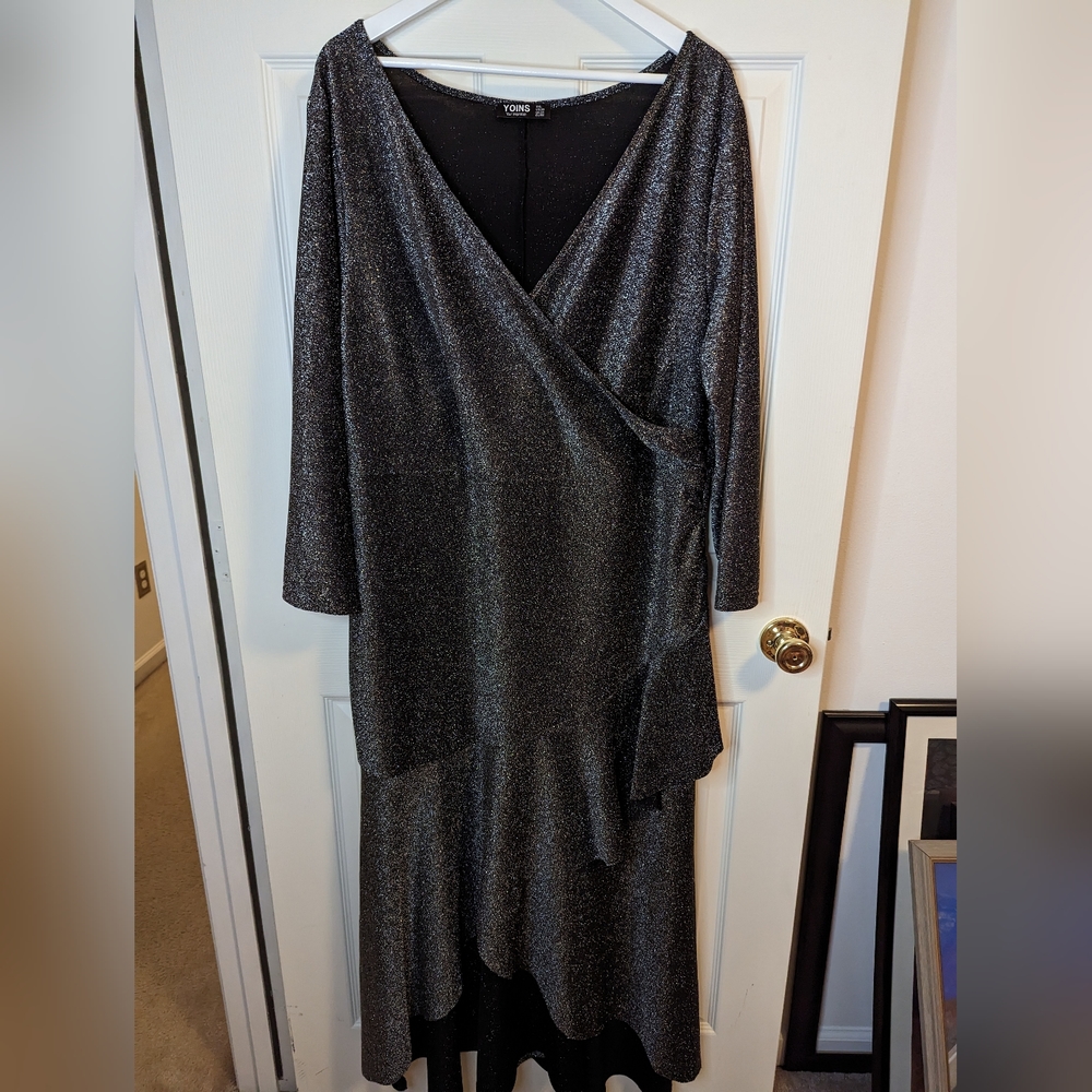 Yoins black & silver metallic Maxi Dress V neck ruffle bottom size 20
